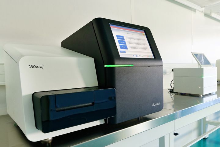 MiSeq and iSeq100 illumina devices in a genetic analysis laboratory